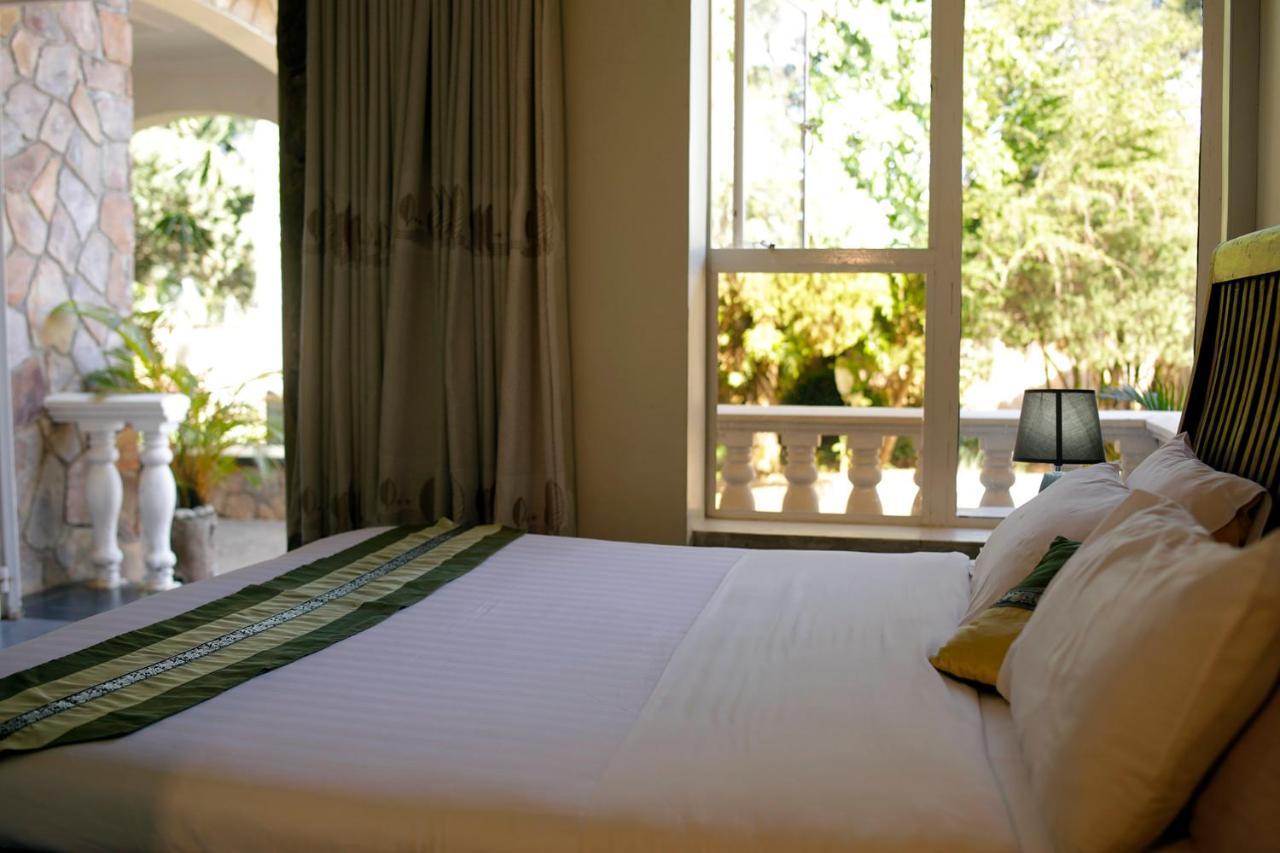 Entebbe Palm Hotel Extérieur photo