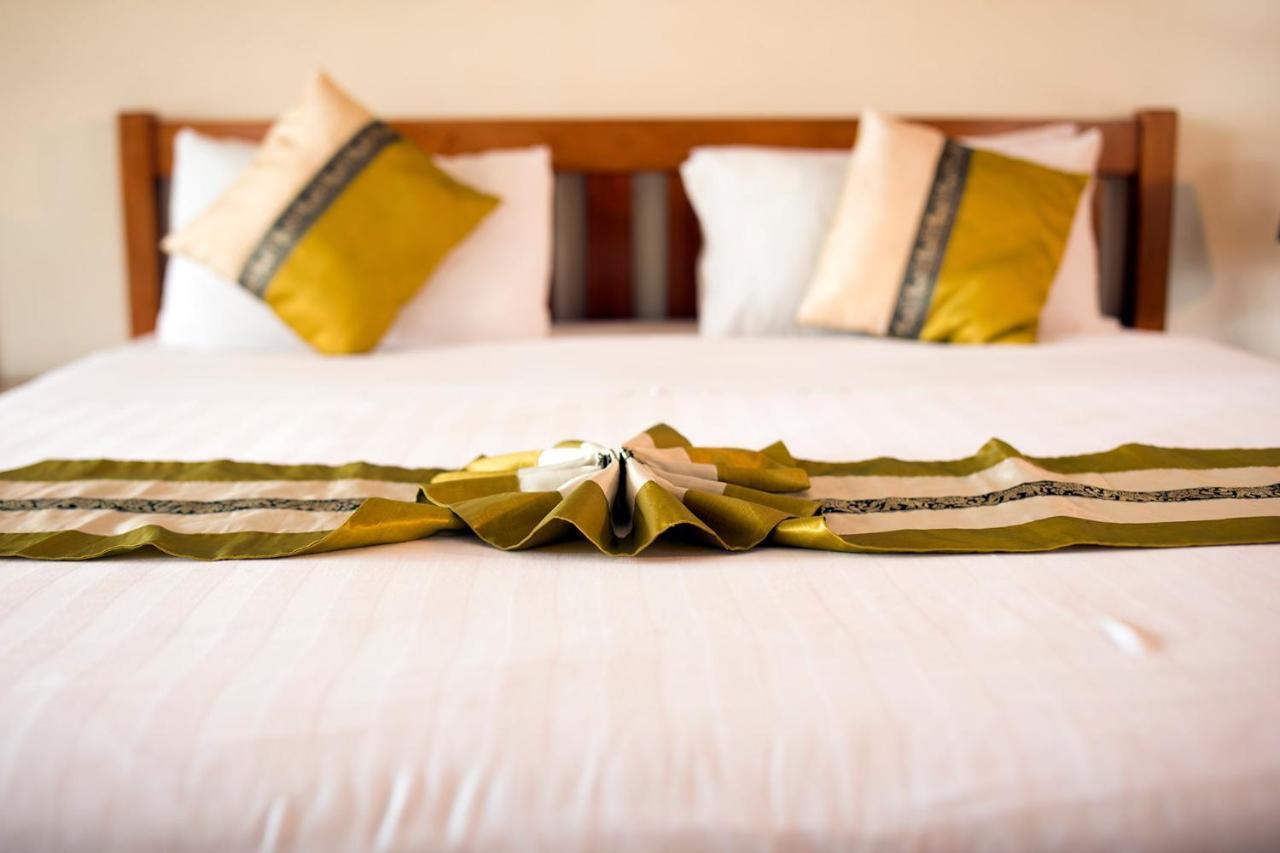 Entebbe Palm Hotel Extérieur photo
