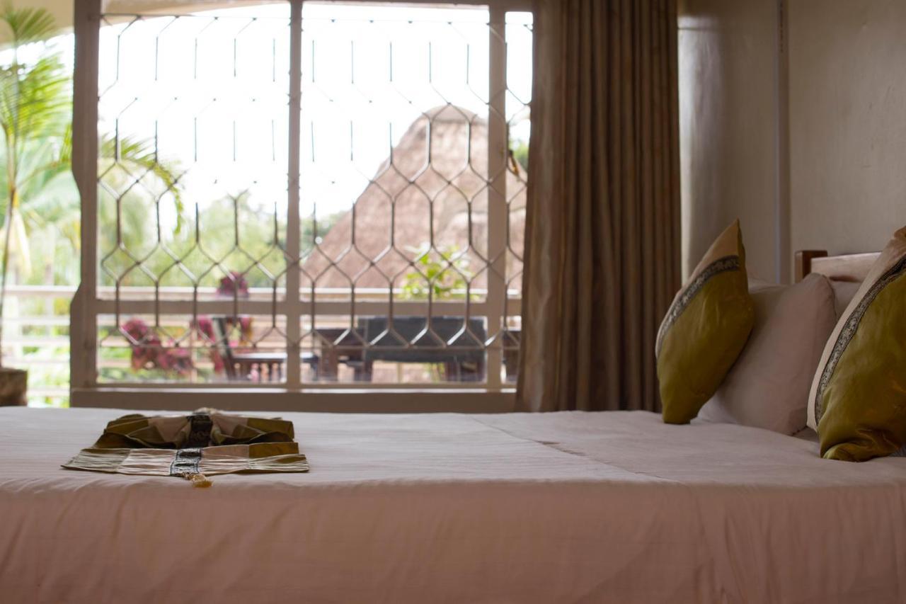 Entebbe Palm Hotel Extérieur photo