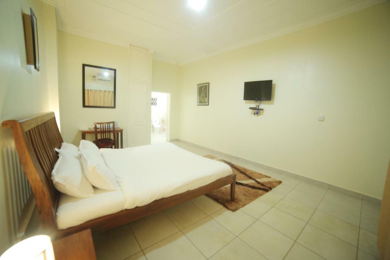 Entebbe Palm Hotel Extérieur photo